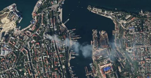 রুশ জাহাজ ডুবিয়ে দিল ইউক্রেন, কিয়েভে রাশিয়ার জোরদার হামলা