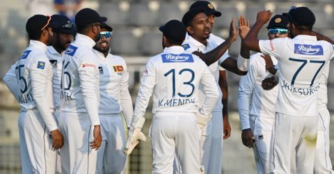 মুমিনুলের লড়াইয়ের পর ৩২৮ রানে হারল বাংলাদেশ