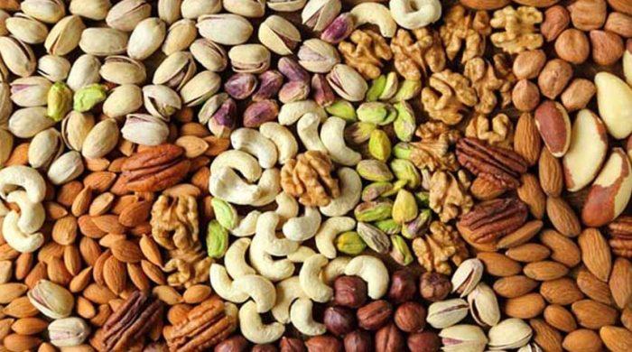 ত্বকের উজ্জ্বলতায় বাদাম