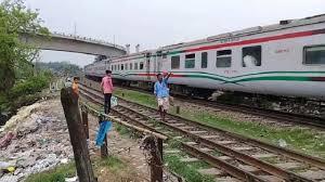 রাজধানীতে ট্রেনের ধাক্কায় কিশোর নিহত