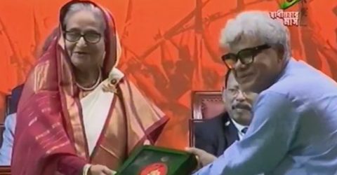 ১০ বিশিষ্ট ব্যক্তিকে স্বাধীনতা পুরস্কার দিলেন প্রধানমন্ত্রী
