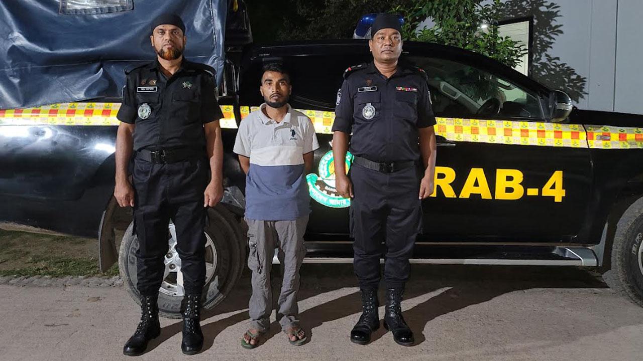 সাভারে আমজাদ হত্যা : পিনিক রাব্বী গ্রুপের সদস্য রাজীব গ্রেপ্তার