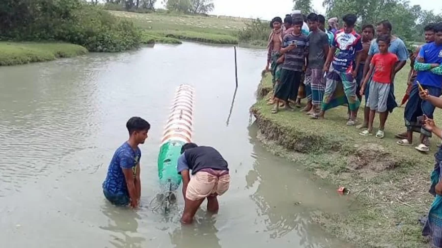 খালে ভেসে এলো ‘টর্পেডো’