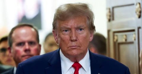 নিউ ইয়র্ক জালিয়াতির মামলায় ১৭৫ মিলিয়ন ডলার বন্ড দিলেন ট্রাম্প