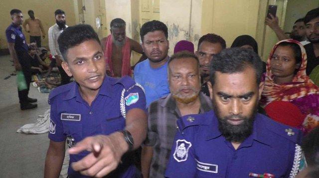 বিএসএফের গুলিতে আহত বাংলাদেশিদের ছবি নিতে গিয়ে হামলার শিকার ২ সাংবাদিক