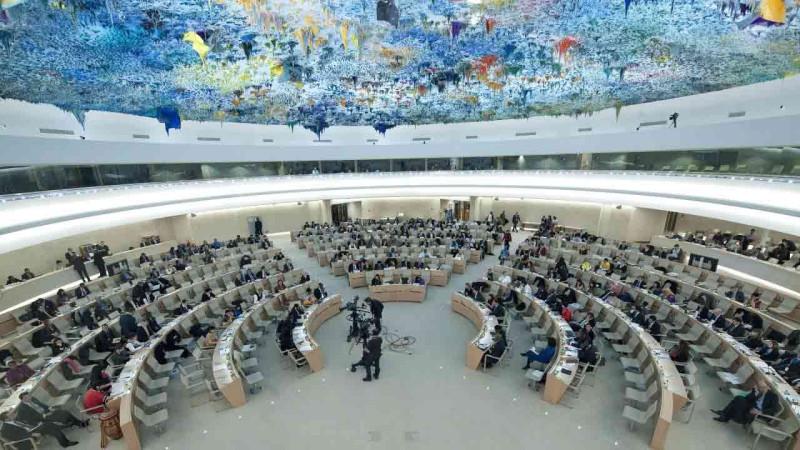 অস্ত্র বিক্রি বন্ধের প্রস্তাব পাস, পক্ষে