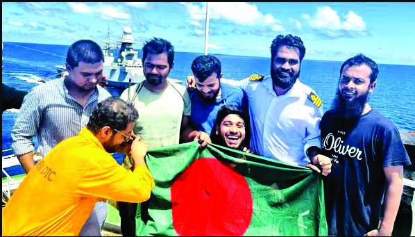 দুবাইয়ের পথে এমভি আবদুল্লাহ