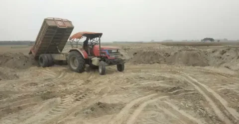 কুমারখালীতে অনুমোদন ছাড়াই কৃষি জমিতে পুরোদমে চলছে ইট ভাটা তৈরির কাজ