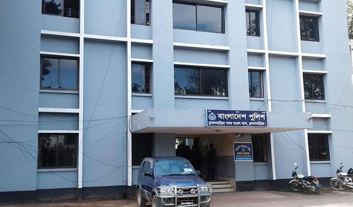 ফুটবল খেলায় পটকা ফাটানোকে কেন্দ্র করে সংঘর্ষে যুবক নিহত