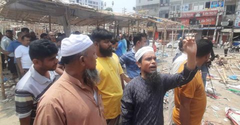 ‘আমাগো সব শেষ, দোকানের মালও লুট হয়ে গেছে’