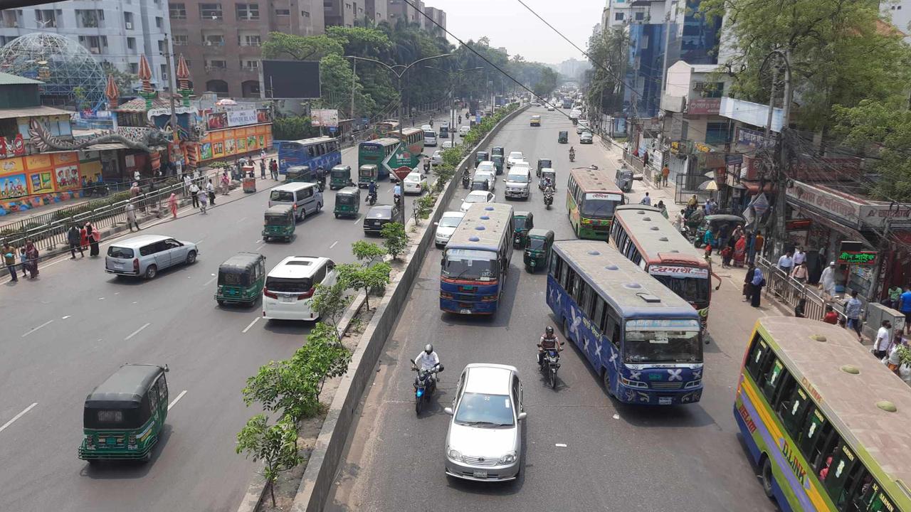 ঢাকায় এখনো ছুটির আমেজ, ফাঁকা সড়ক