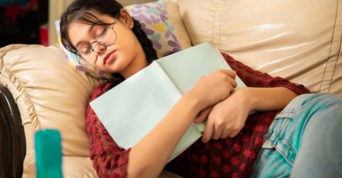 অতিরিক্ত ঘুমে হবে নানা ক্ষতি