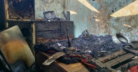 চট্টগ্রামে বস্তিতে আগুন, ১৩ ঘর পুড়ে ছাই