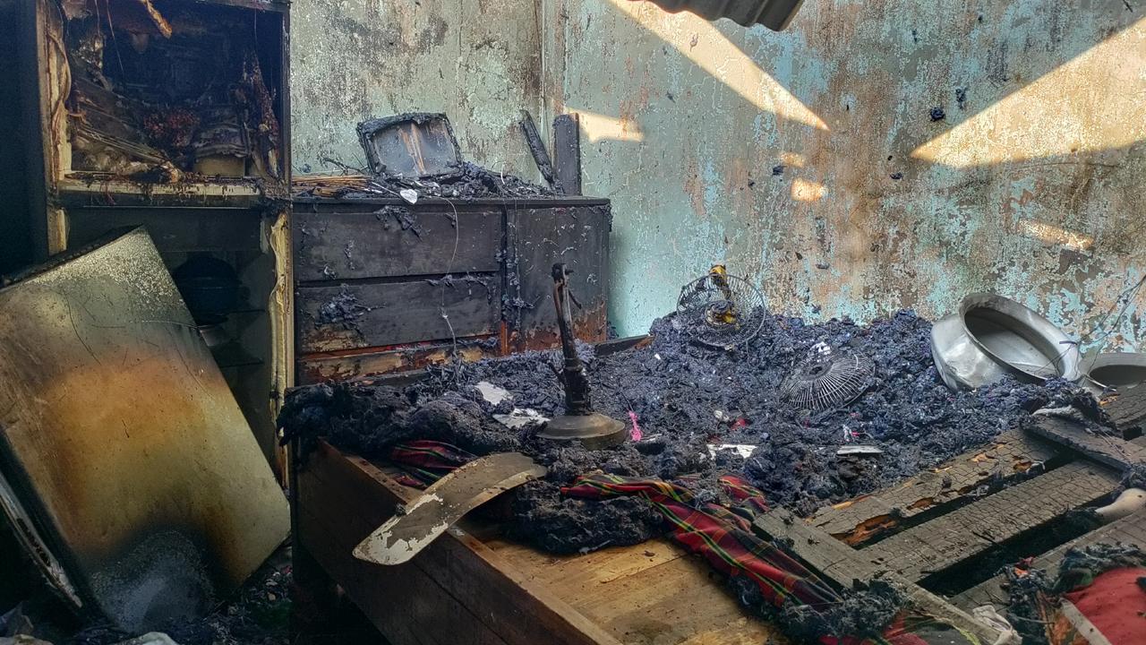 চট্টগ্রামে বস্তিতে আগুন, ১৩ ঘর পুড়ে ছাই