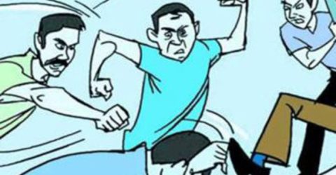 সাংবাদিক পরিচয়ে চাঁদাবাজি করতে গিয়ে ডেমরায় দুই ব্যাক্তি গণধোলাইয়ের শিকার