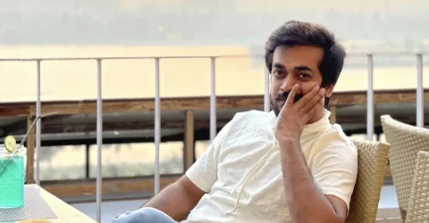 গোলাগুলির মধ্যে আটকা পড়েছেন শ্যামল মাওলা