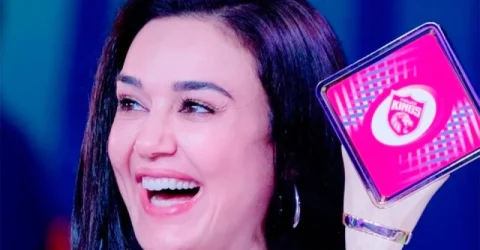 নিলামে ‘ভুল করে’ নেওয়া ক্রিকেটারকেই প্রশংসায় ভাসালেন প্রীতি
