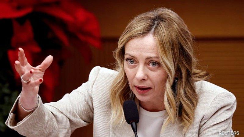 মেলোনিকে ‘হৃদয়ে নব্য-নাৎসি’ বলায় ঐতিহাসিকের বিরুদ্ধে মামলা