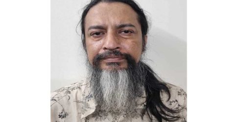ক্রিস্টাল মেথ আইসসহ কণ্ঠশিল্পী গ্রেফতার