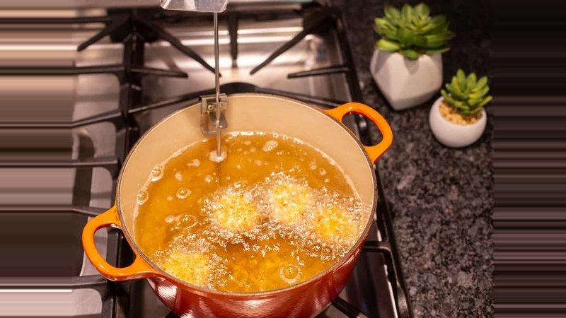 ব্যবহৃত ভাজা খাবারের প্রভাব পড়ে