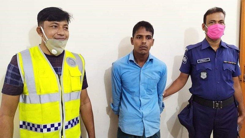 ডিবি পরিচয়ে মোবাইল ছিনতাই, যুবক গ্রেফতার