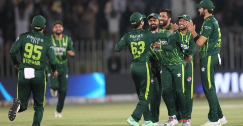 পাকিস্তানকে বিশ্বকাপ জেতাতে দলে ফিরেছেন আমির