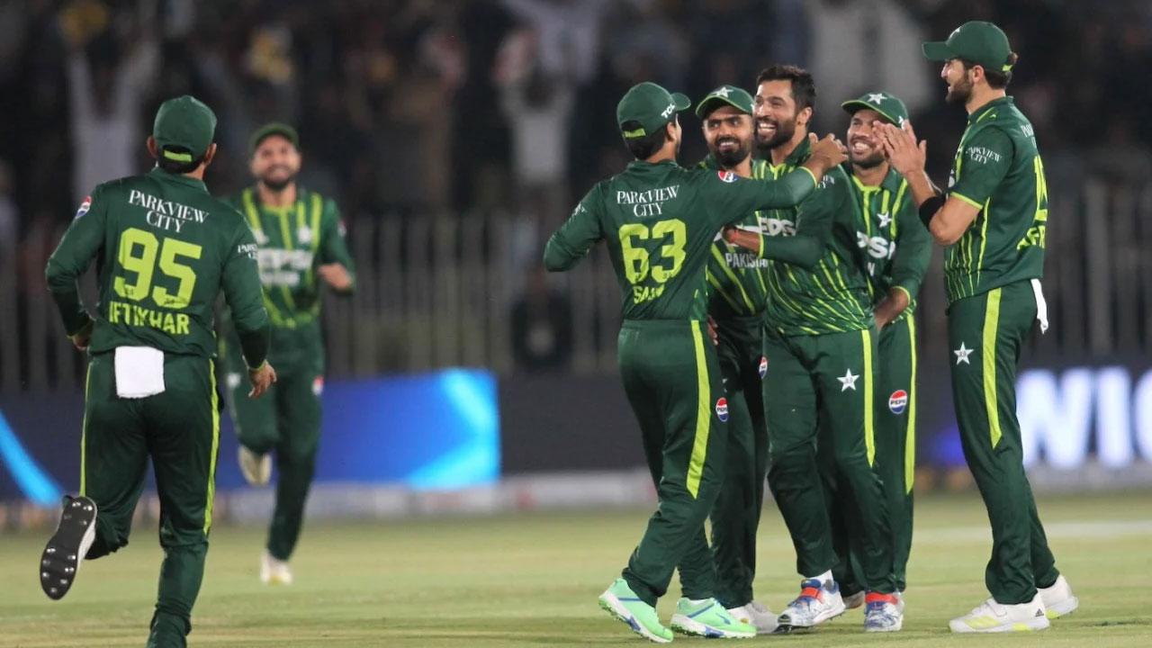 পাকিস্তানকে বিশ্বকাপ জেতাতে দলে ফিরেছেন আমির