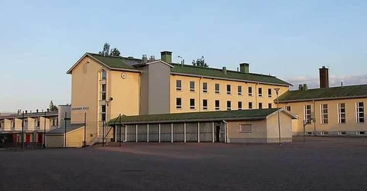 ফিনল্যান্ডে স্কুলে বন্দুক হামলায় তিন শিশু আহত