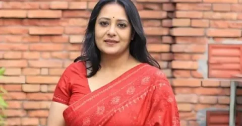 বুয়েটের শিক্ষার্থীদের পাশে দাঁড়ালেন অপি করিম