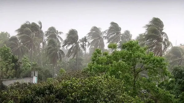 ঢাকাসহ ৪ অঞ্চলে ঝড়ের পূর্বাভাস, নদীবন্দরে সতর্কতা