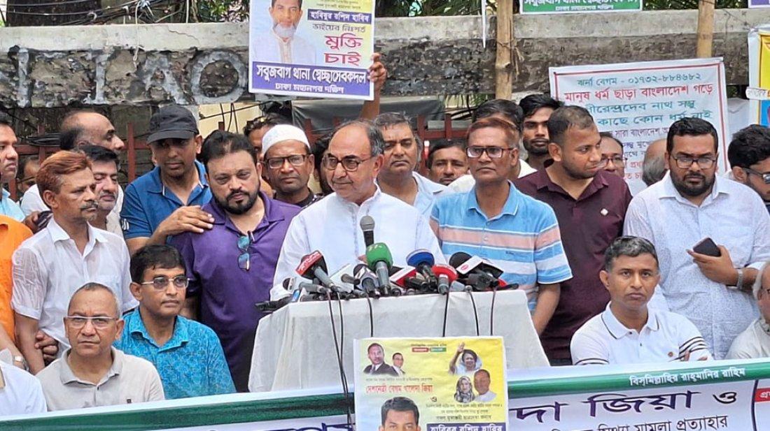 ‘খালেদা জিয়া গণতন্ত্রের জন্য যুদ্ধ করতে করতে মৃত্যুর মিছিলে শামিল হয়েছেন’