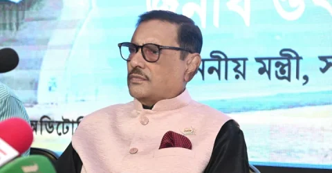 ২০ বছরের পুরোনো বাস রাস্তায় কীভাবে, ক্ষোভ কাদেরের