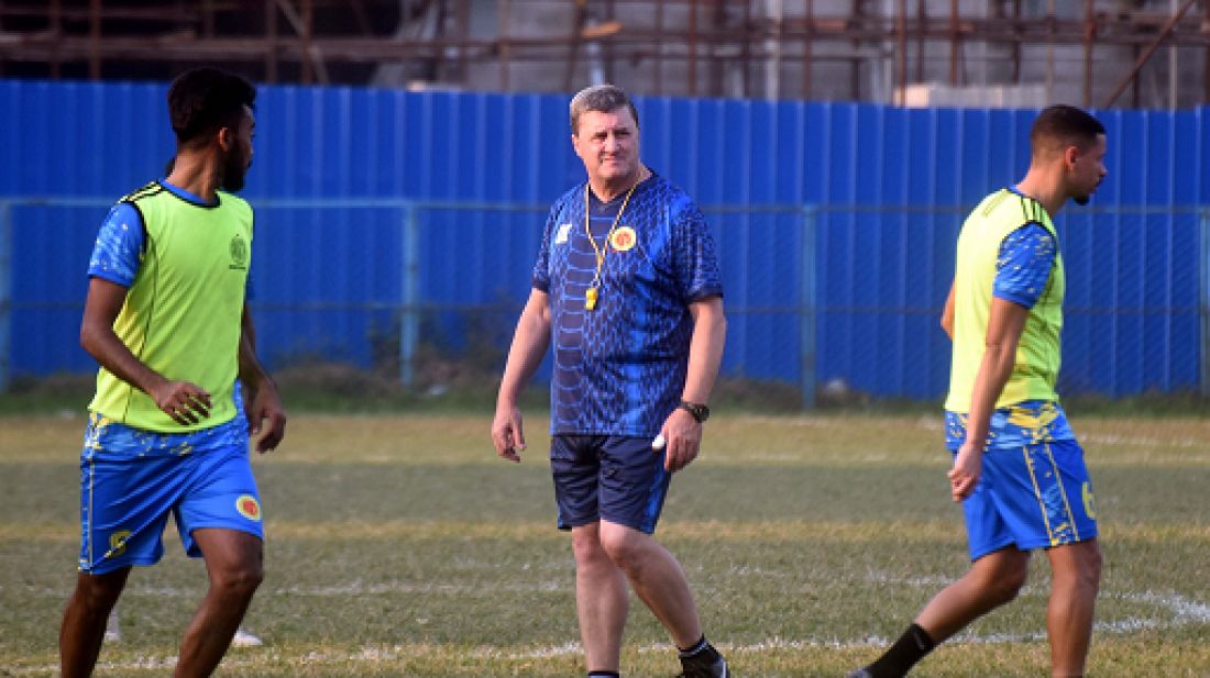 মেনোত্তির মৃত্যুতে পাশে না থাকার আফসোস ক্রুসিয়ানির