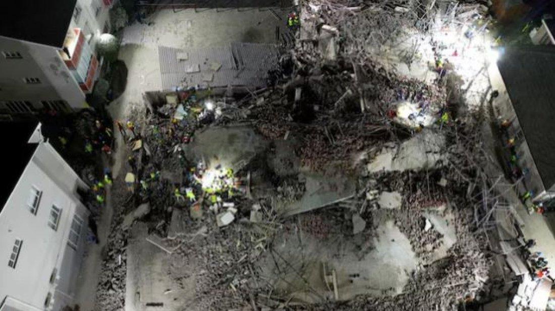 দক্ষিণ আফ্রিকায় ভয়াবহ ভবন ধস, আটকা পড়েছে অনেকে