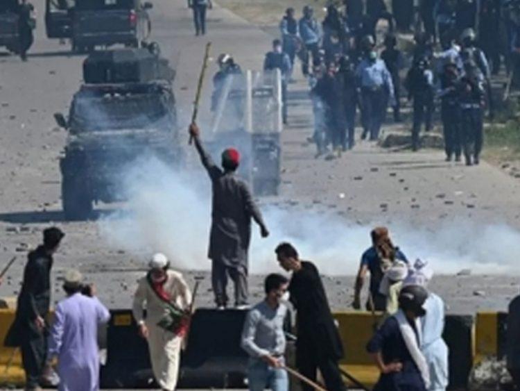 কাশ্মীরে বিদ্যুতের দাম বৃদ্ধির প্রতিবাদে বিক্ষোভ, নিহত ৪