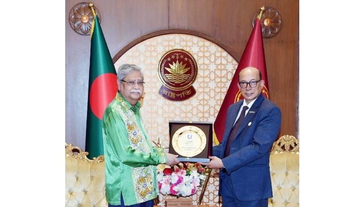 রাষ্ট্রপতির সঙ্গে বাউবি উপাচার্যের সাক্ষাৎ