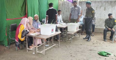 ব্রাহ্মণবাড়িয়ায় জাল ভোট দিতে না দেওয়ায় পোলিং অফিসারকে মারধর