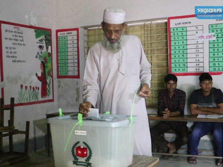 প্রথম চার ঘণ্টায় ১৫ শতাংশ ভোট পড়েছে: ইসি সচিব
