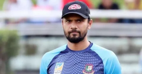 টাইগারদের ব্যাটিংয়ের সমালোচনা করে যে পোস্ট দিলেন মাশরাফি
