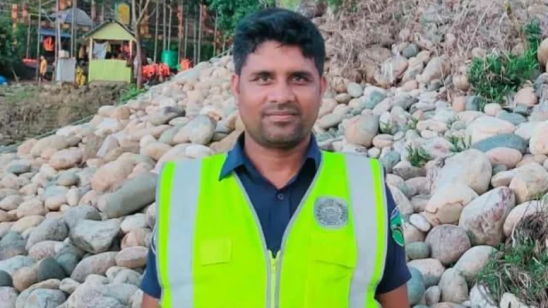 ভারতীয় চিনি বোঝাই ট্রাকের চাপায় পুলিশ সদস্য নিহত