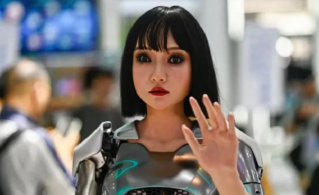 রোবট না মানবী, ভ্রম হবে প্রথম দেখায়