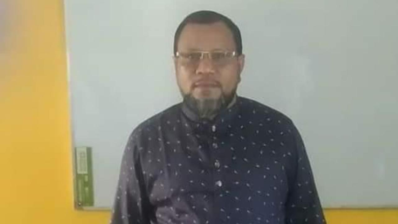 গোয়াল ঘর থেকে মিলল শিক্ষকের ঝুলন্ত মরদেহ