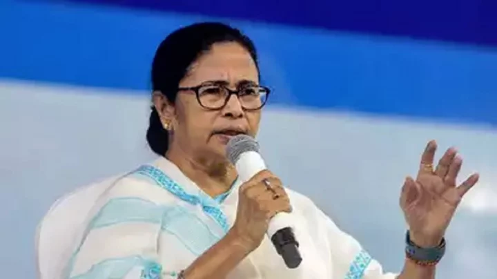 বন্যার দায় কেন্দ্রের, বাংলাদেশের সঙ্গে ফারাক্কা চুক্তির নবায়ন নিয়ে জানানো হয়নি: মমতা