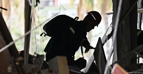 ফ্রান্সের পার্লামেন্টে জয় বামপন্থীদের