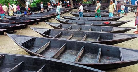 কুমিল্লার শতবর্ষী কোষা নৌকার হাট