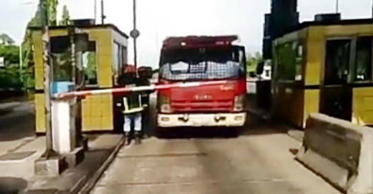 ফায়ার সার্ভিসের গাড়ির টোল না নেওয়ার নির্দেশ হাইকোর্টের
