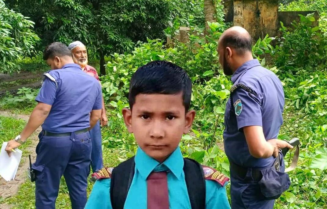 নিখোঁজের একদিন পর পরিত্যক্ত ভবনের জঙ্গলে মিলল শিশুর লাশ