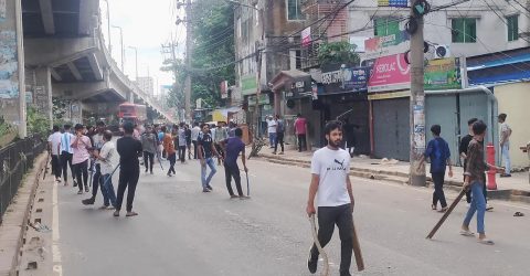 দফায় দফায় সংঘর্ষ-ভাঙচুর, রণক্ষেত্র চট্টগ্রাম