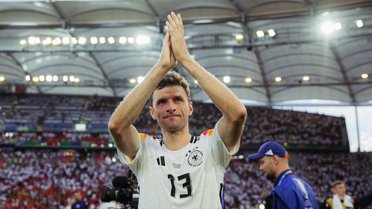 ইউরো শেষ হতেই জার্মান তারকার অবসর ঘোষণা