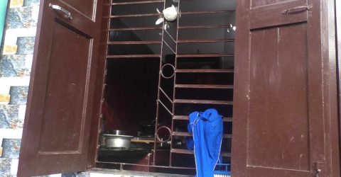 গ্রিল কেটে ঘরে ঢুকে প্রবাসীর স্ত্রীকে ছুরিকাঘাতে হত্যা, মেয়েকে জখম